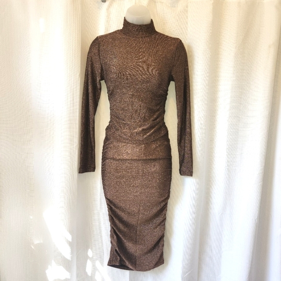 BB Dakota 2 Piece Side Hustle Glittery Metallic Rose Gold Top & Skirt Set Size S - Picture 1 of 9